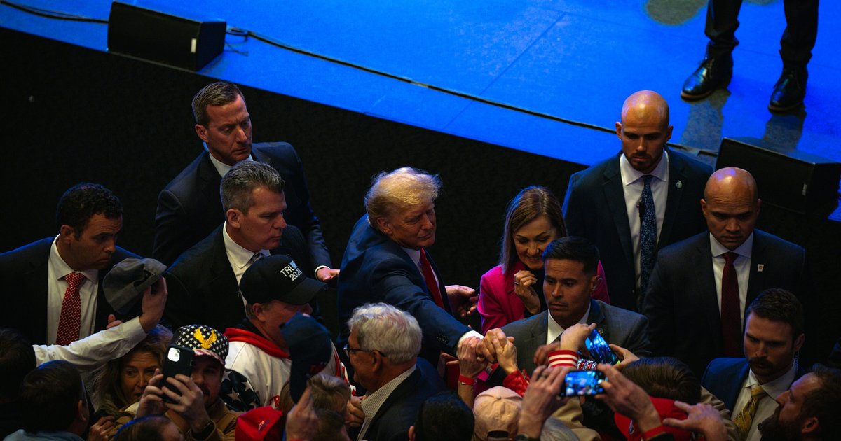 Man Arrested for Threatening Trump with Sword in Massachusetts