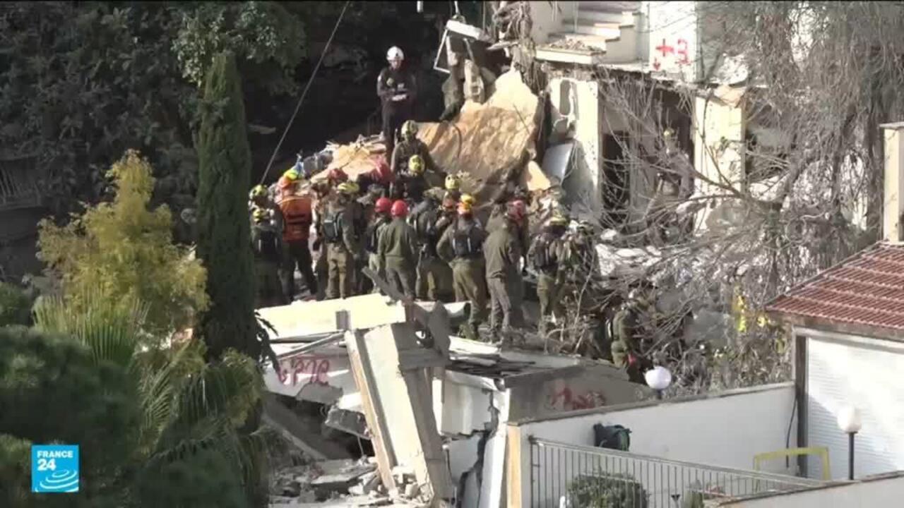 غارات تستهدف جامعة شريف وطهران تقصف حيفا