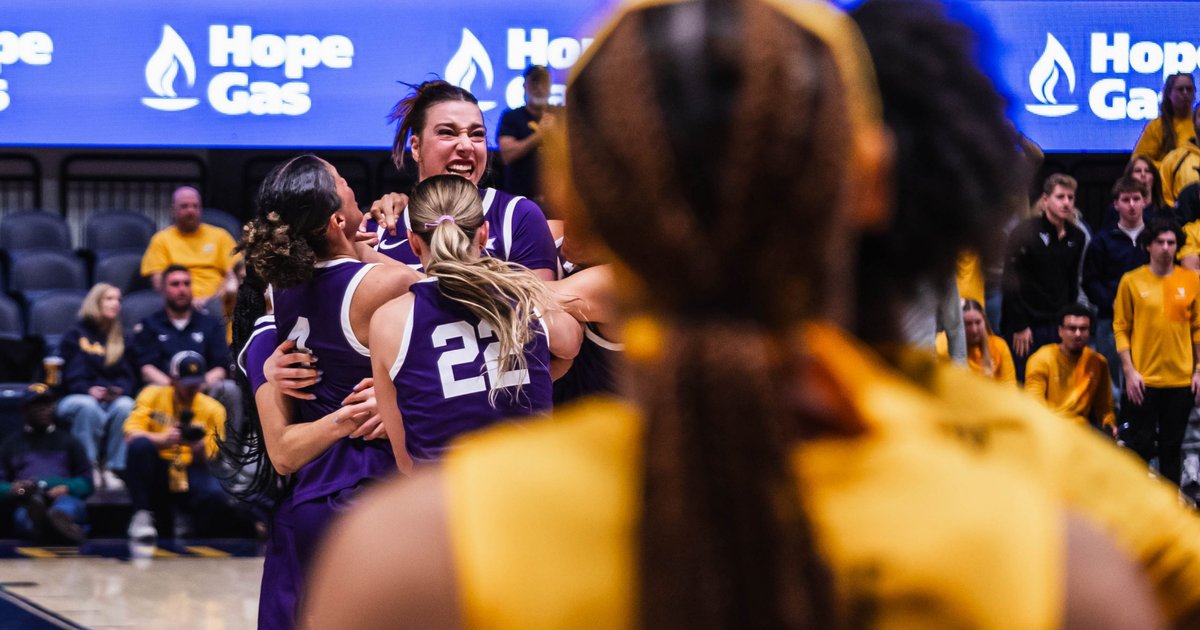 Victoire de l'équipe TCU en quart de finale de basket féminin