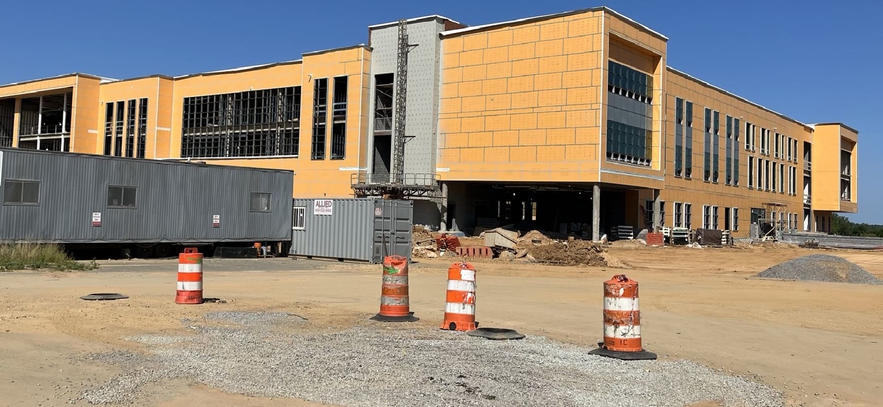 إندونيسيا تسارع بناء مدارس جديدة لتحسين التعليم