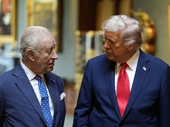 لقاء الملك تشارلز وترمب: قمة الناجين في واشنطن