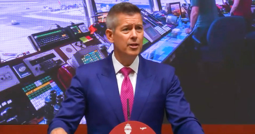 Collision sur la piste de l'aéroport LaGuardia à New York