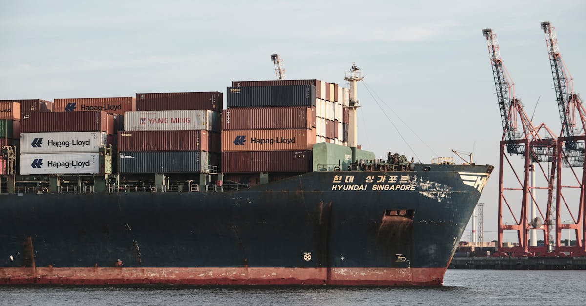 تأثير التوترات مع إيران على تدفقات السلع العالمية