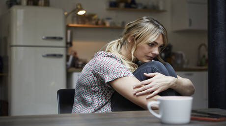 دراستان تعيدان تعريف الوحدة وتأثيرها على الأفراد