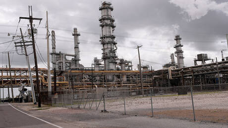 مصر تطلب مليون برميل نفط من ليبيا