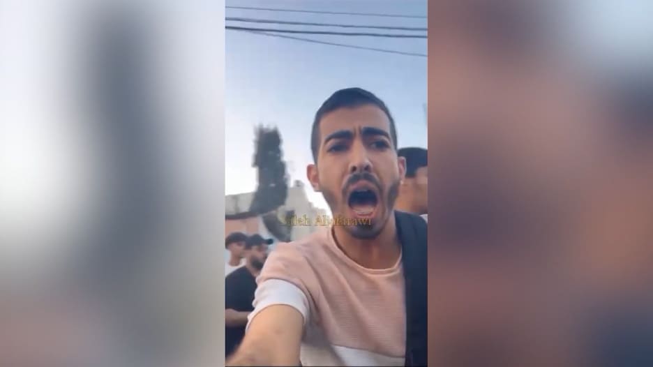 إحراق سيارات إسعاف يهودية في لندن: تفاصيل الحادث