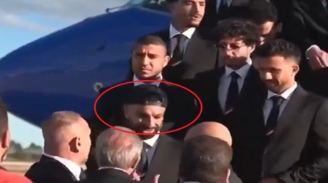 مدرب منتخب مصر يطلب من صلاح خلع القبعة قبل الصورة