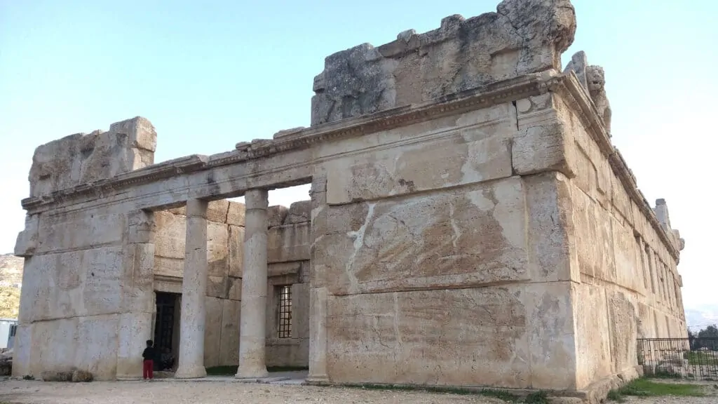 تحسين الخدمات في عراق الأمير بعد زيارة رئيس الوزراء