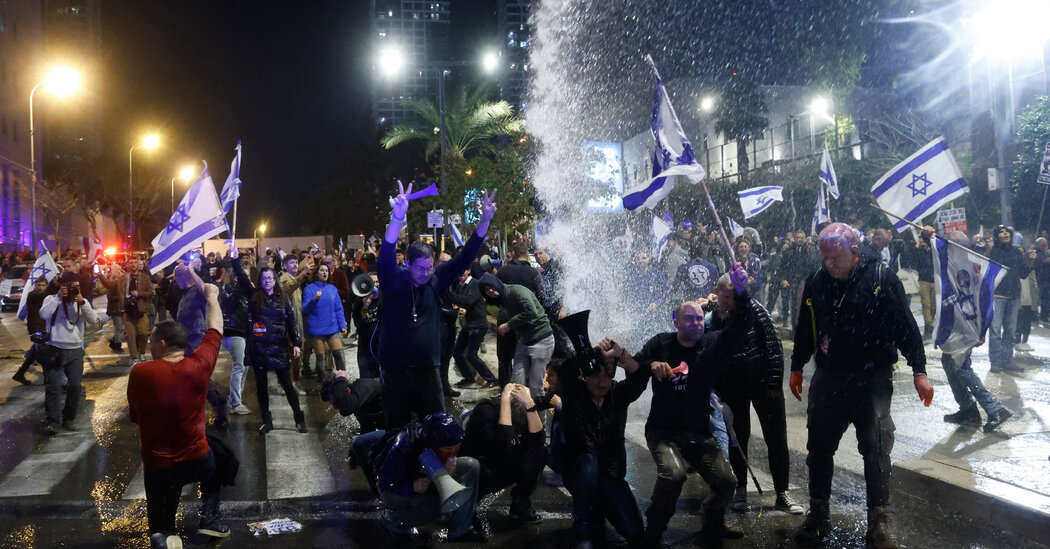 Manifestations à Tel Aviv contre la guerre : arrestations et tensions
