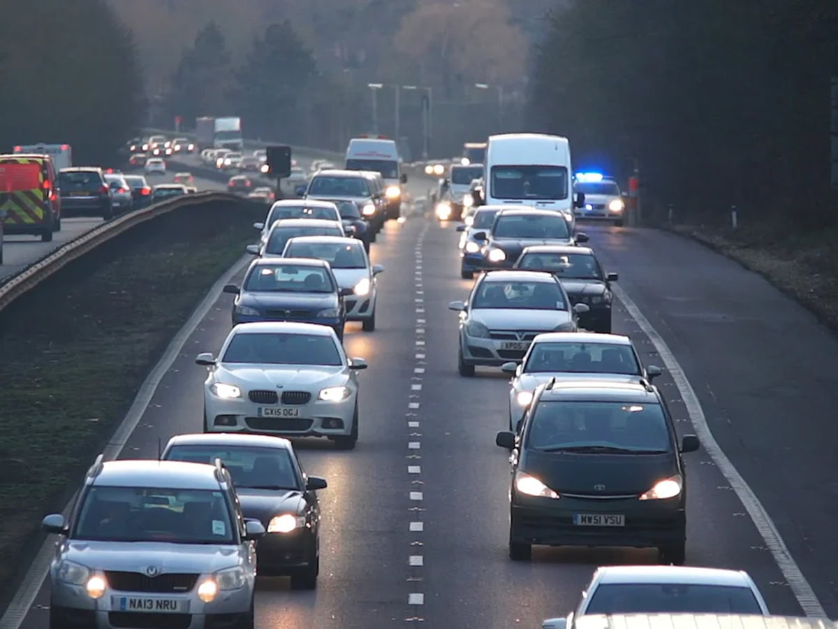 5600 كاميرا للرصد المروري لتعزيز السلامة