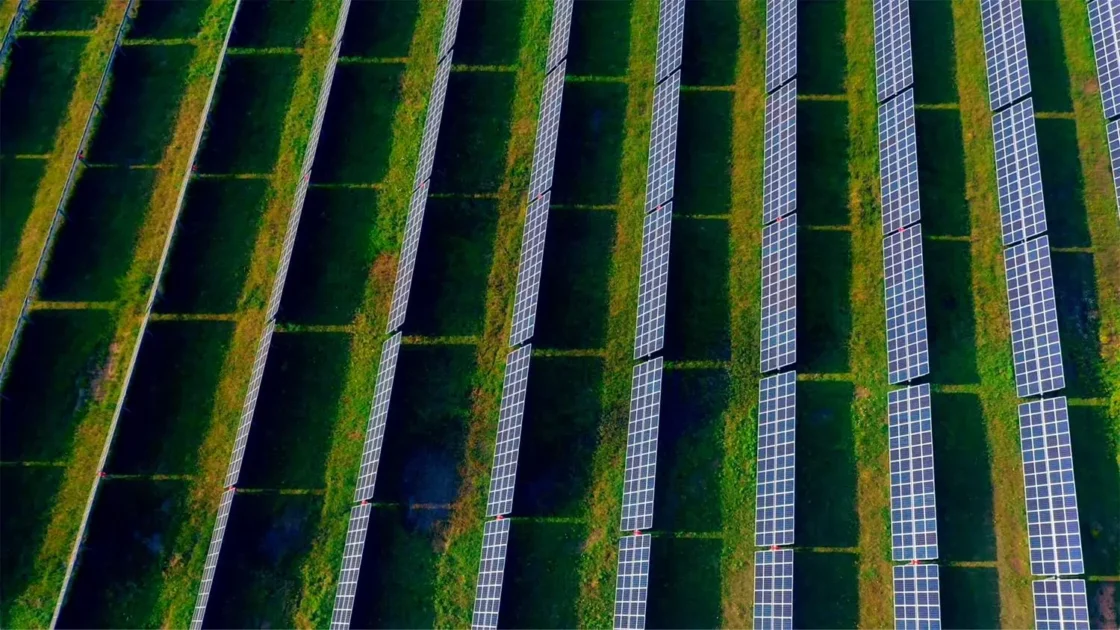 ميتا تتعاون مع Overview Energy لتأمين الطاقة الشمسية